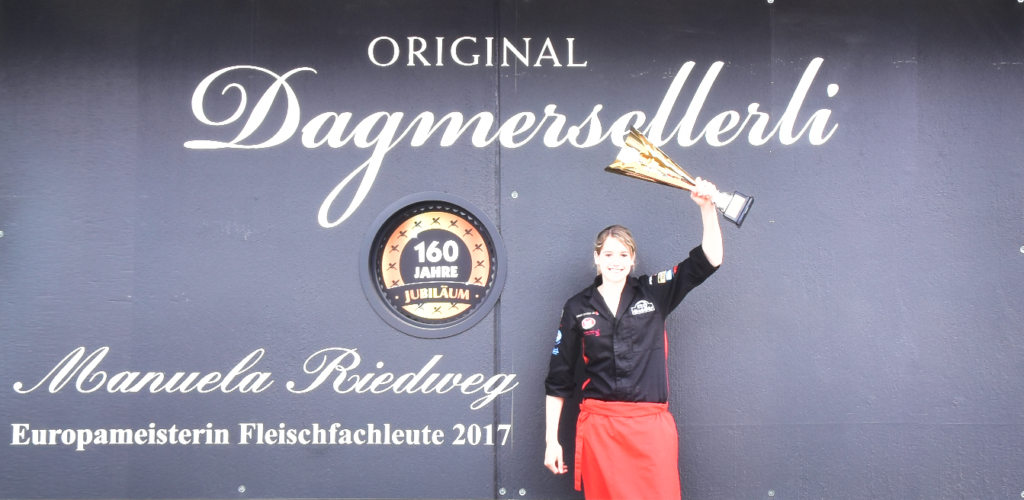 Ein Beispiel unserer Arbeit: Eine bedruckte Gebäudetafel